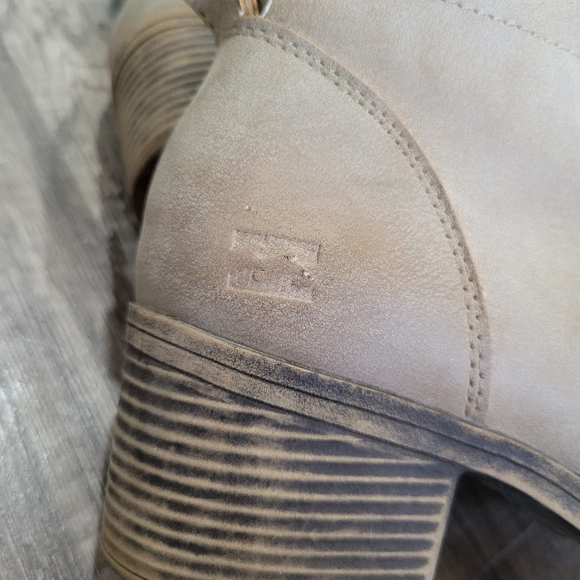 Billabong Outer Limits Tan Booties - Picture 8 of 10